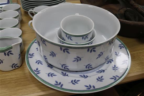 A Villeroy & Boch porcelain part service